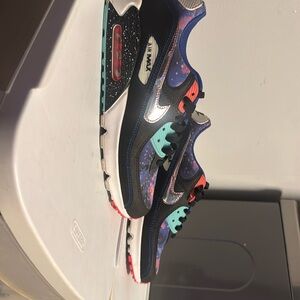 Men’s Nike size 11